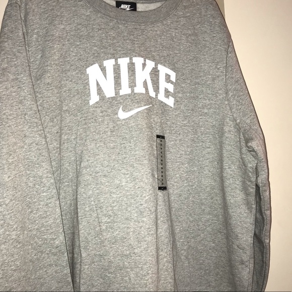 Nike Women’s Crew Neck Sweatshirt - Picture 4 of 6